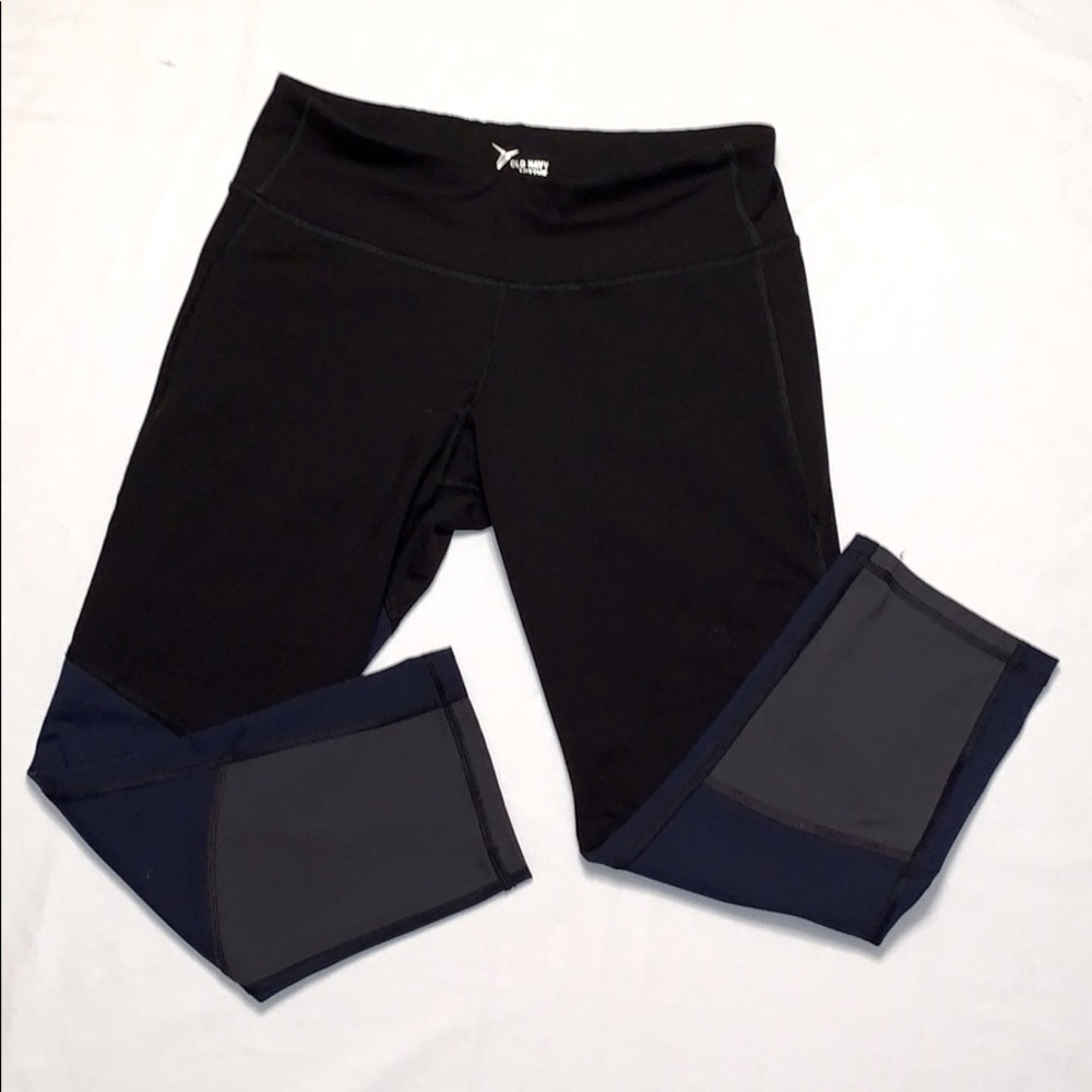 Old Navy Active Capri Leggings Size M Color Block
